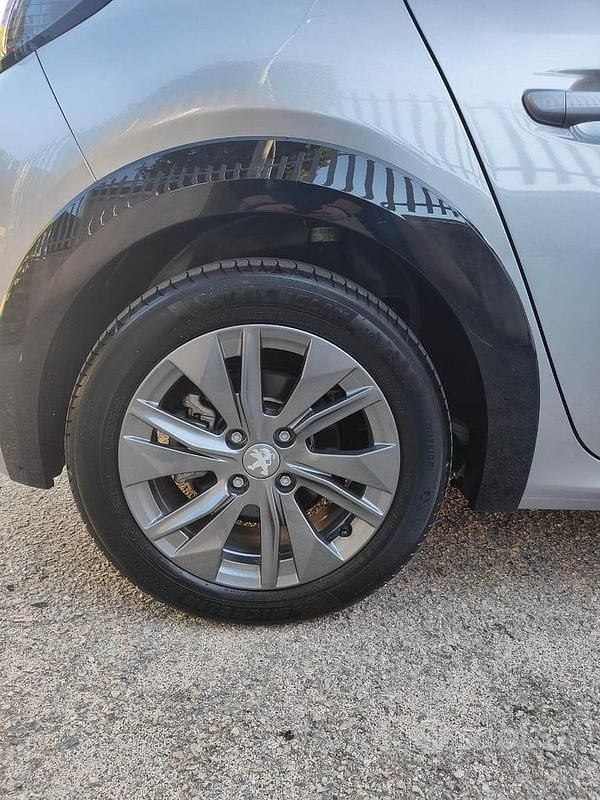 Usata Peugeot e-208 100 kW (136 CV) 2021 Grigio Utilitaria