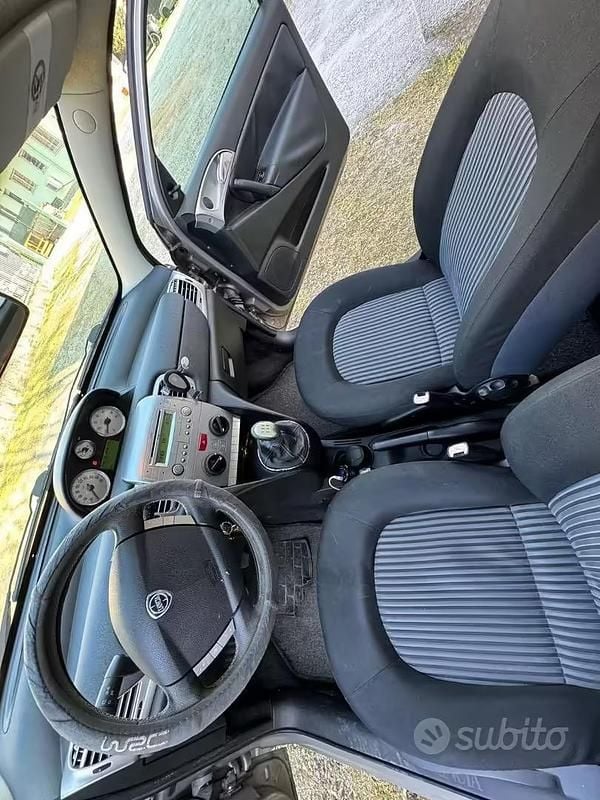 Usata Lancia Ypsilon 80 CV (58 kW) 2008 Utilitaria