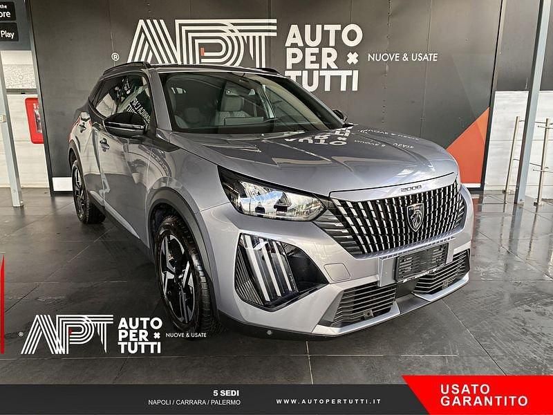 Usata Peugeot 2008 Allure 101 CV (74 kW) 2024 Argento SUV