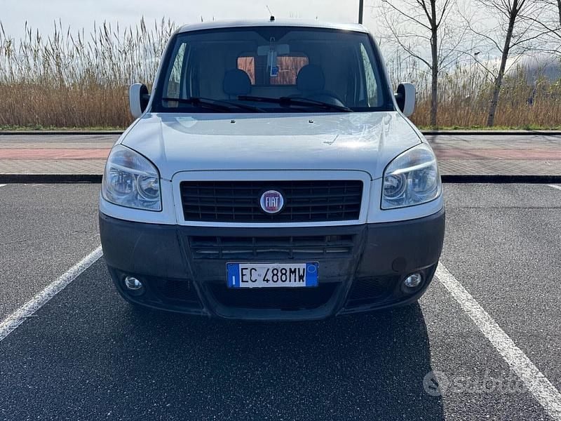 Usata Fiat Doblò 103 CV (75 kW) 2010 Bianco Monovolume