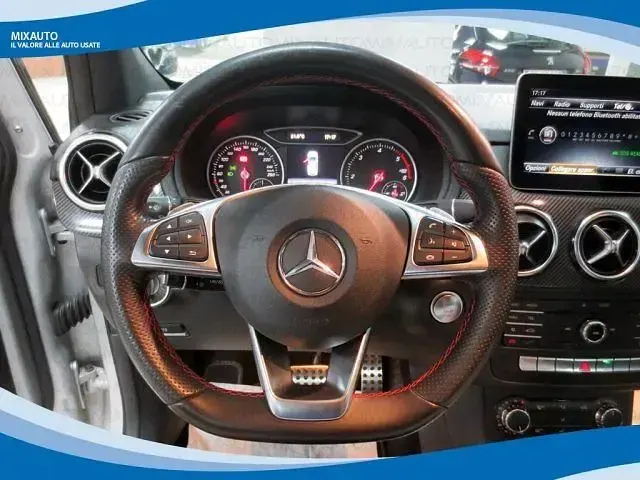 Käytetty Mercedes B200 Premium 136 HP (100 kW) 2018 Hopea Tila-auto