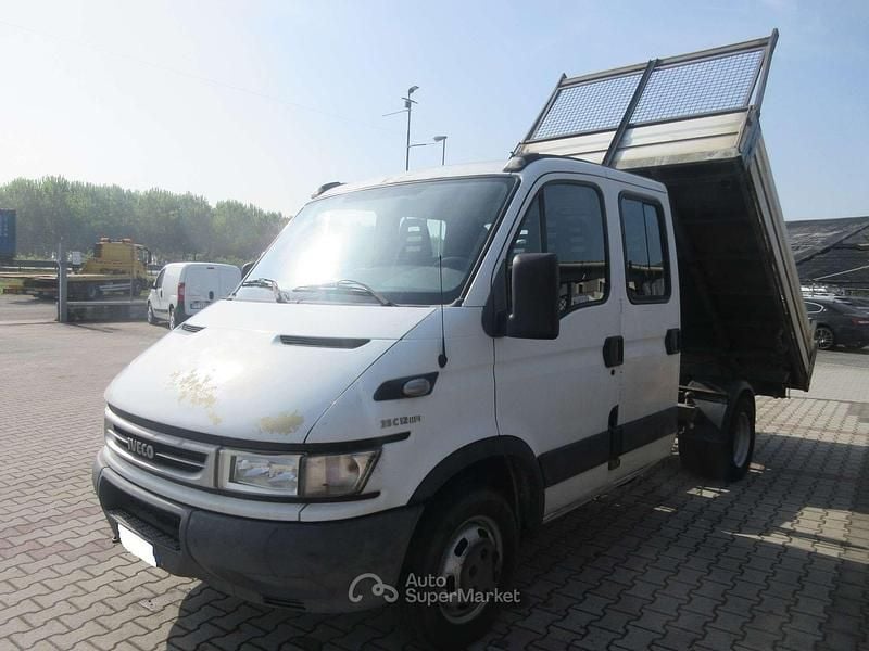 Usata Iveco 35.12 116 CV (85 kW) 2006 Bianco Furgone