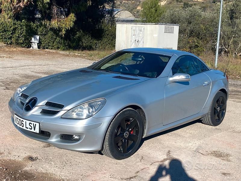 Usata Mercedes SLK280 231 CV (169 kW) 2006 Grigio Cabrio