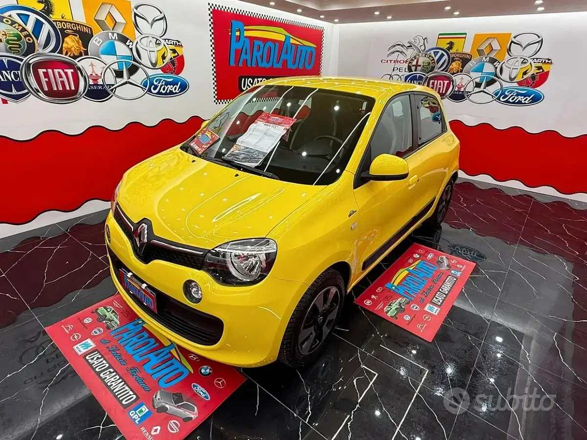 Usata Renault Twingo SE 69 CV (50 kW) 2015 Giallo Utilitaria