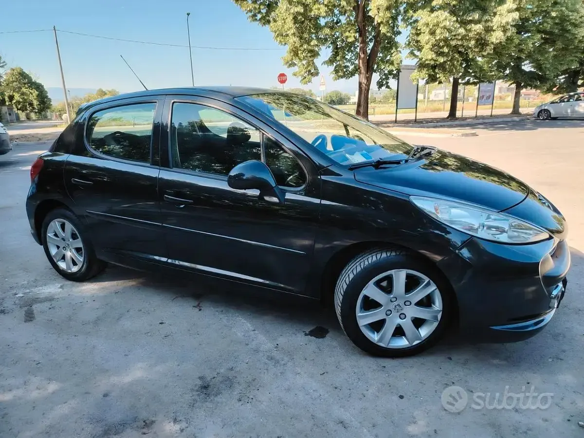 Usata Peugeot 207 109 CV (80 kW) 2008 Nero Berlina