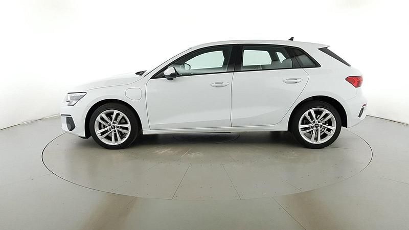 Usata Audi A3 Business 204 CV (150 kW) 2023 Bianco ghiaccio metallizzato Berlina