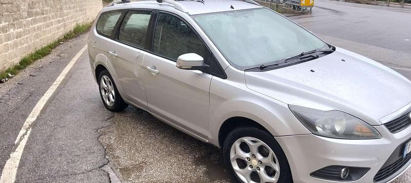Usata Ford Focus Style 90 CV (66 kW) 2010 Argento Station wagon