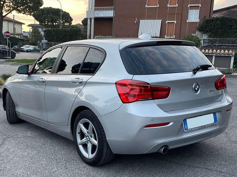Usata BMW 118 150 CV (110 kW) 2018 Grigio Utilitaria
