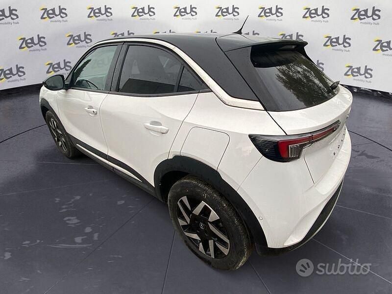 Usata Opel Mokka Elegance 101 CV (74 kW) 2022 Bianco SUV