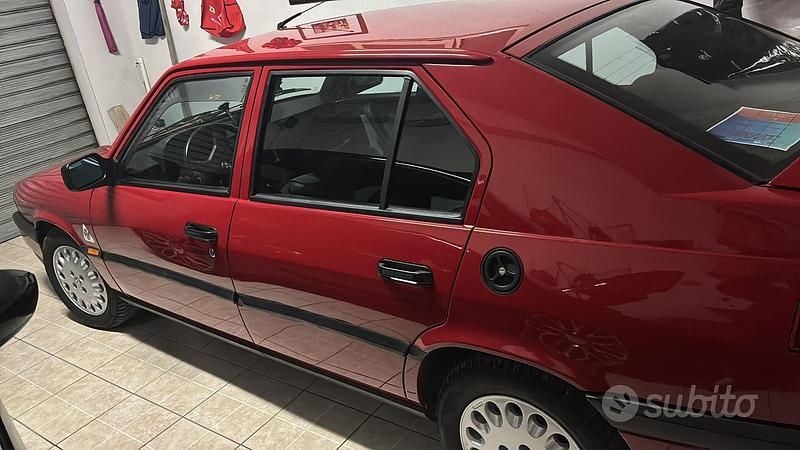 Usata Alfa Romeo 33 105 CV (77 kW) 1990 Rosso Berlina
