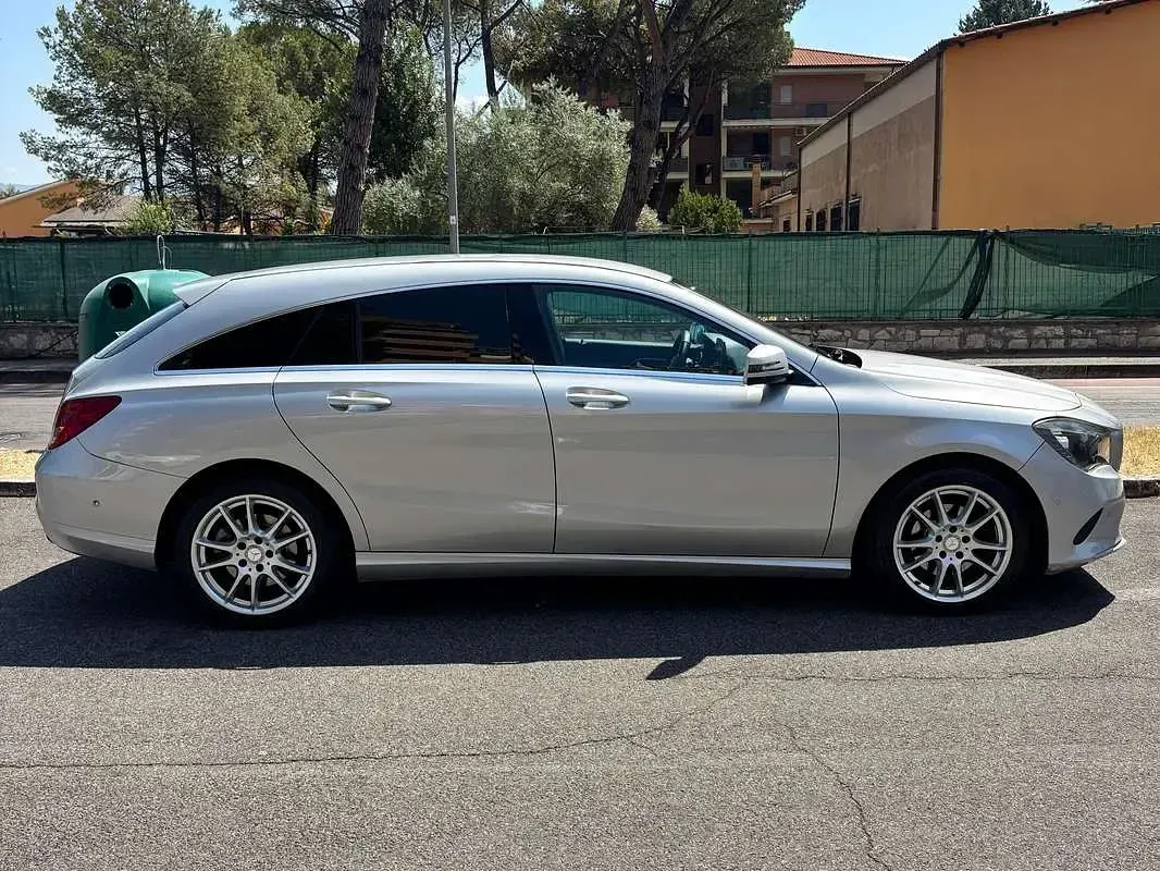 Usata Mercedes CLA200 Shooting Brake Executive 136 CV (100 kW) 2016 Argento Station wagon