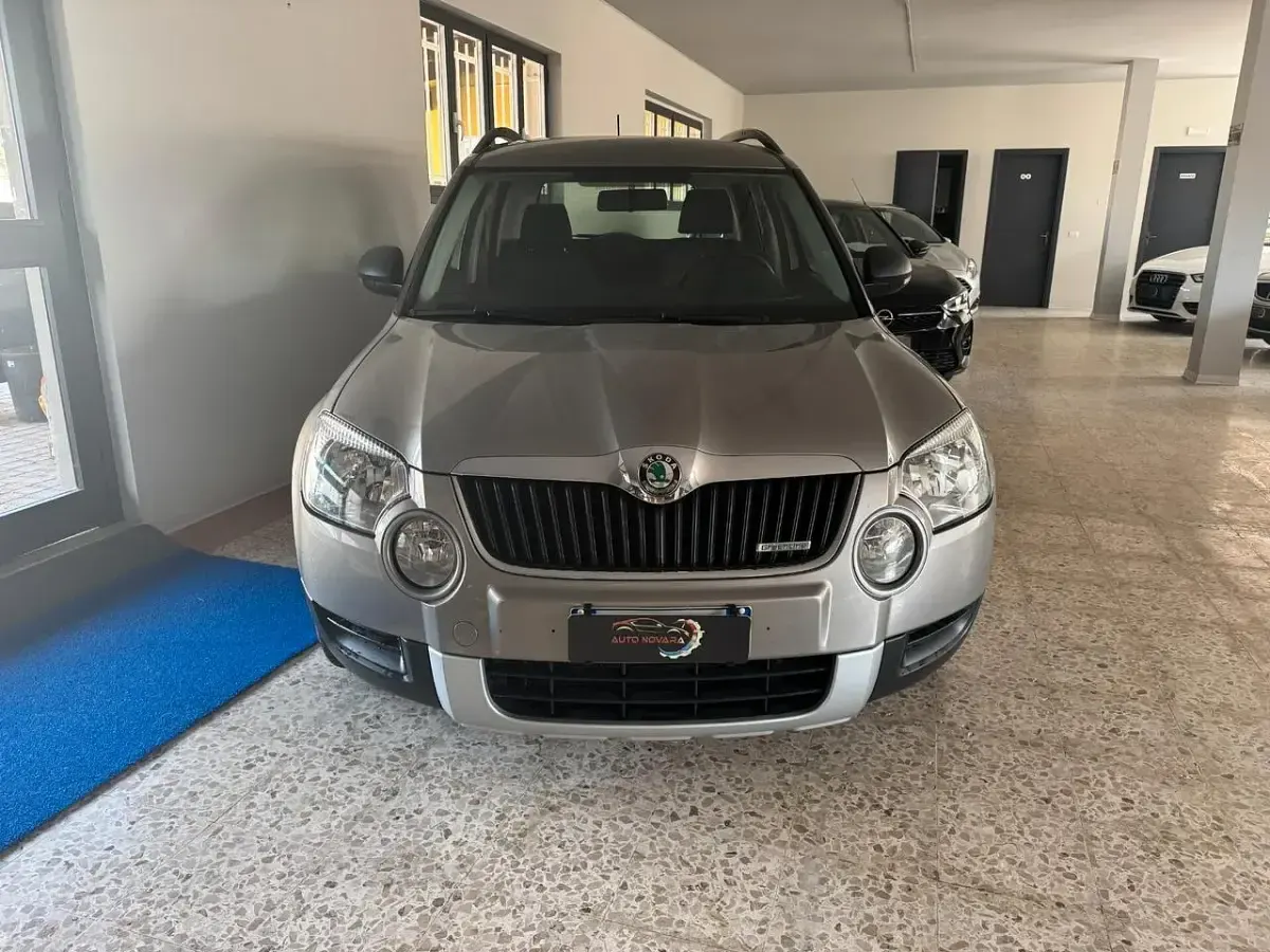 Usata Skoda Yeti GreenLine 104 CV (76 kW) 2013 Grigio SUV