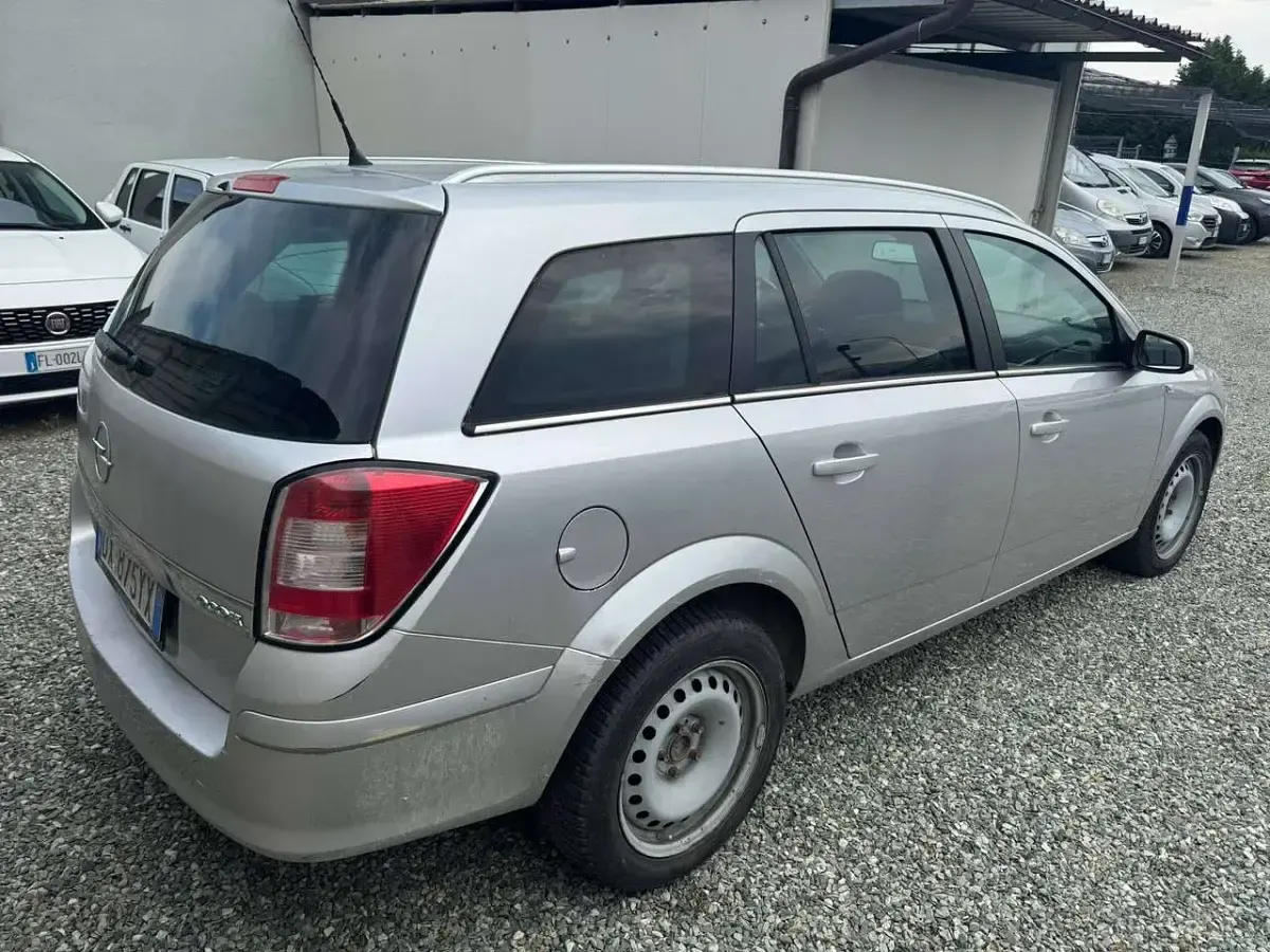 Usata Opel Astra 110 CV (80 kW) 2009 Grigio Station wagon