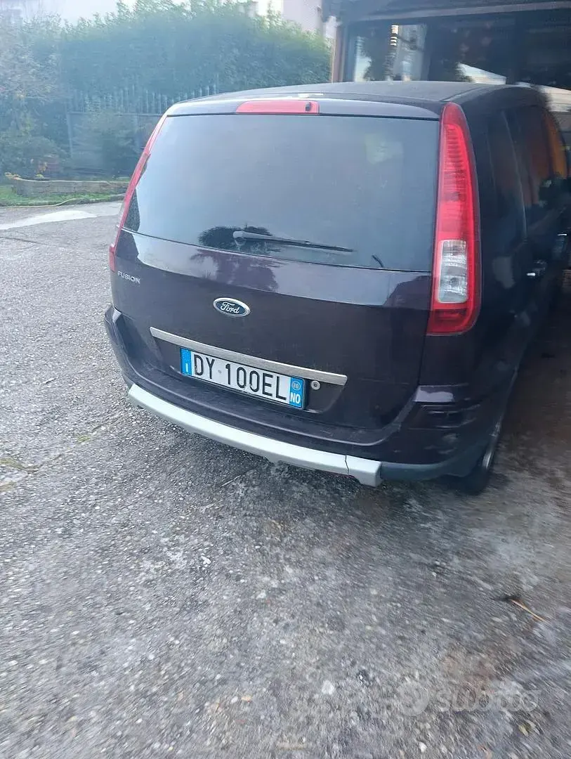 Usata Ford Fusion 101 CV (74 kW) 2012 Utilitaria