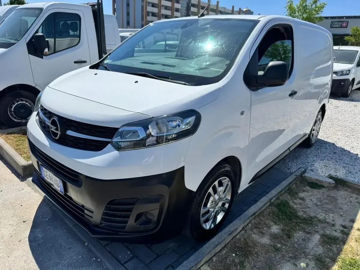 Usata Opel Vivaro-e Combi S 101 CV (74 kW) 2021 Bianco Monovolume