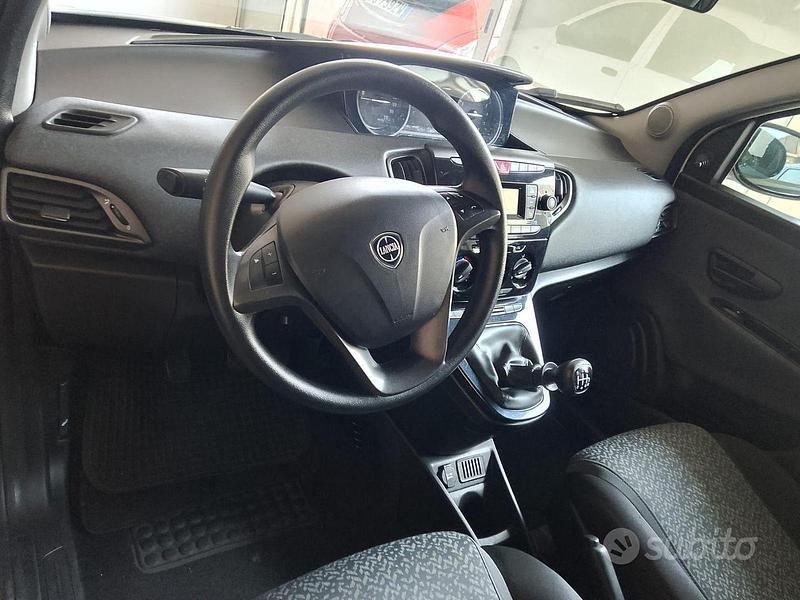 Usata Lancia Ypsilon 69 CV (50 kW) 2020 Bianco Utilitaria
