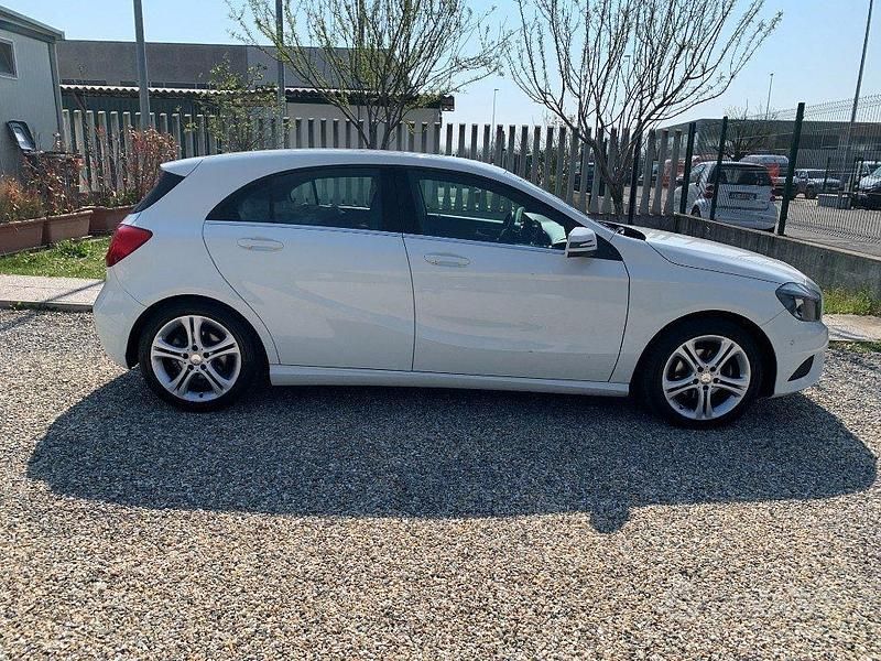 Usata Mercedes A180 109 CV (80 kW) 2014 Bianco Berlina