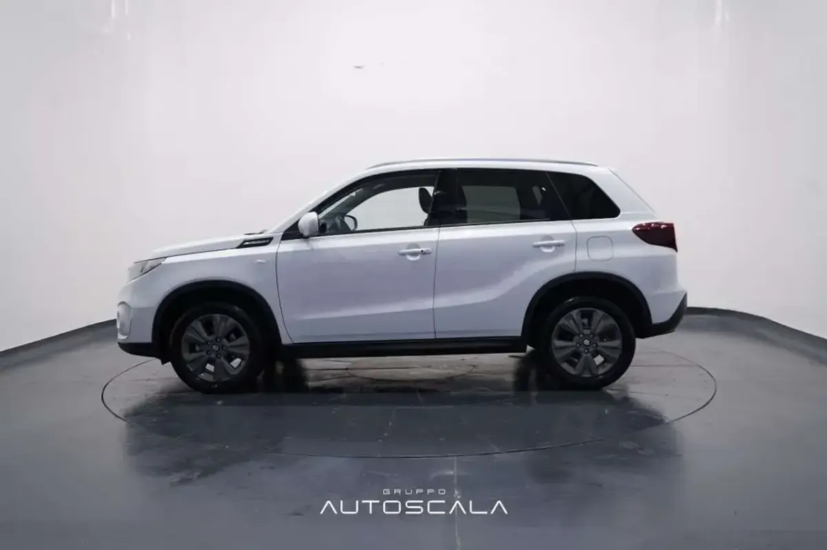 Usata Suzuki Vitara 116 CV (85 kW) 2024 Bianco SUV