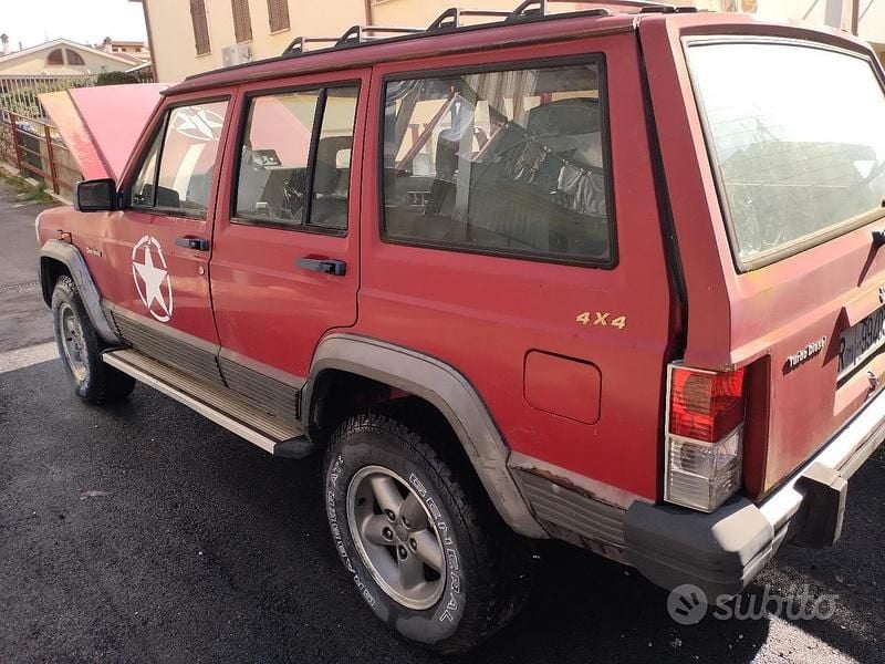 Usata Jeep Cherokee 80 CV (58 kW) 1988 Rosso SUV