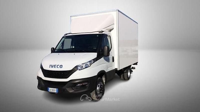 Usata Iveco Daily 136 CV (100 kW) 2020 Bianco Berlina