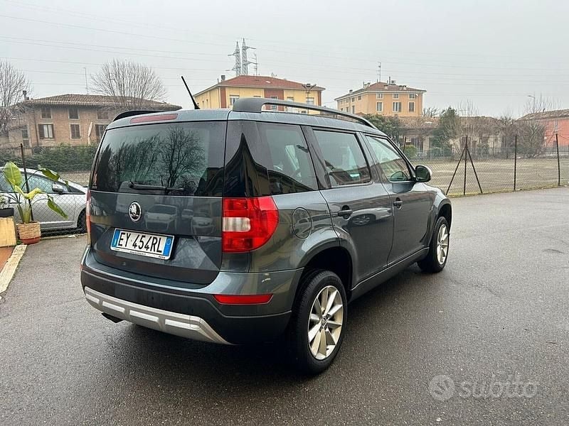 Usata Skoda Yeti GreenLine 105 CV (77 kW) 2015 Grigio SUV