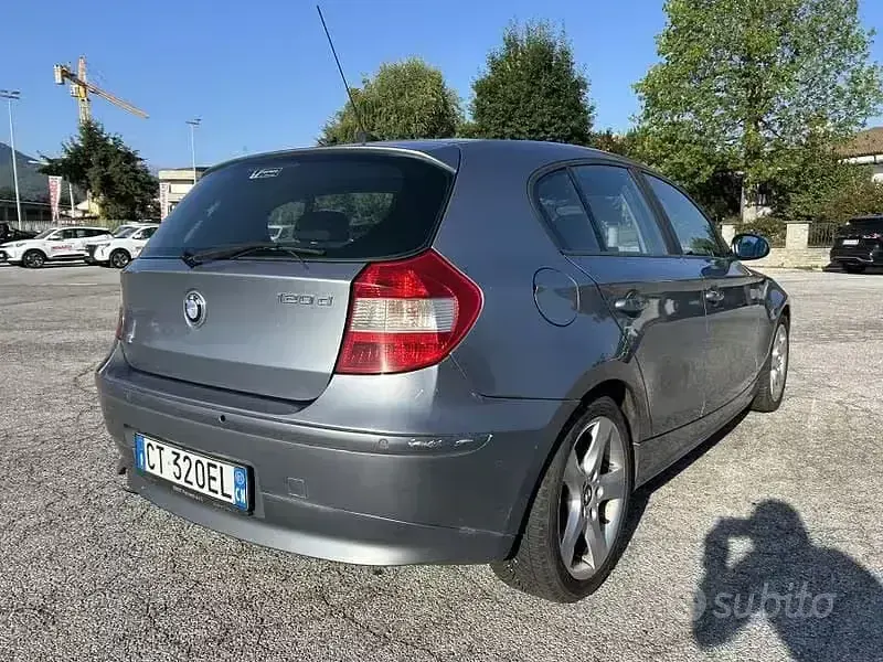 Usata BMW 120 163 CV (119 kW) 2005 Grigio Utilitaria