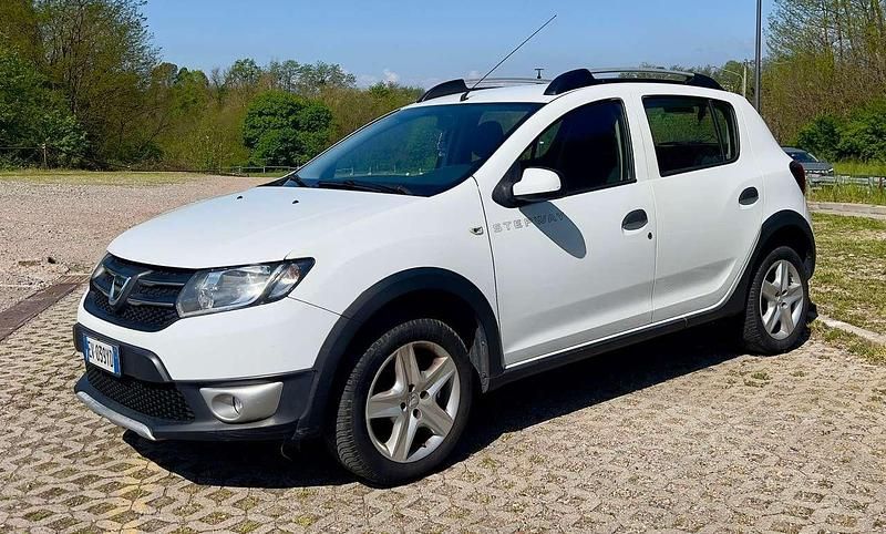 Usata Dacia Sandero Prestige 90 CV (66 kW) 2014 Bianco Berlina