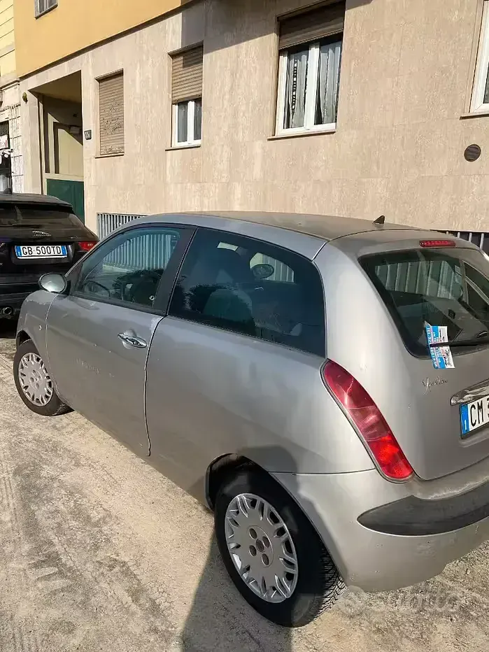 Usata Lancia Ypsilon 60 CV (44 kW) 2004 Utilitaria