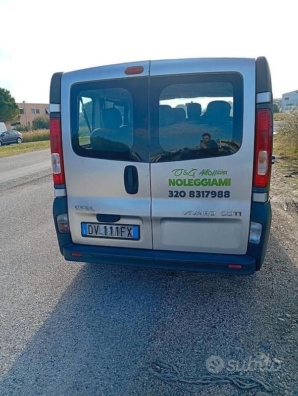 Usata Opel Vivaro 2009 Grigio Monovolume