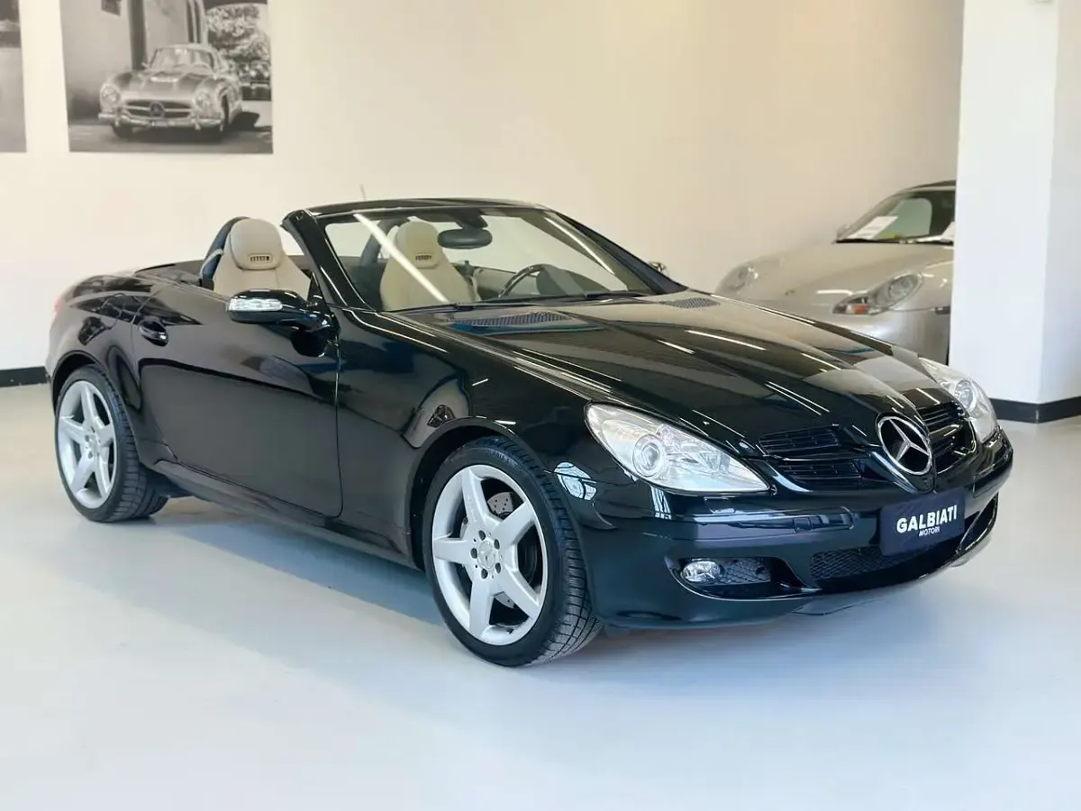 Usata Mercedes SLK350 272 CV (200 kW) 2005 Nero Cabrio