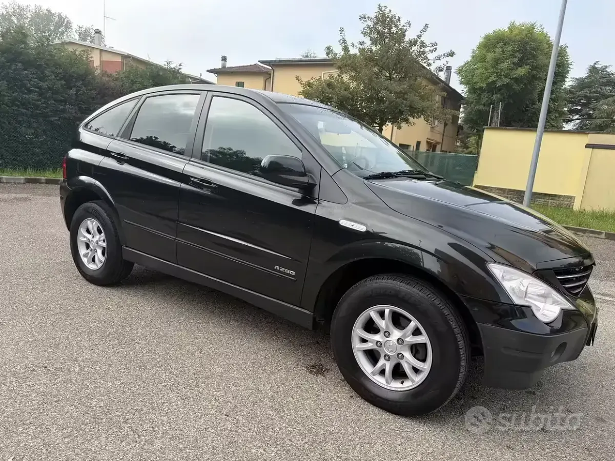 Usata SsangYong Actyon 150 CV (110 kW) 2008 Nero SUV
