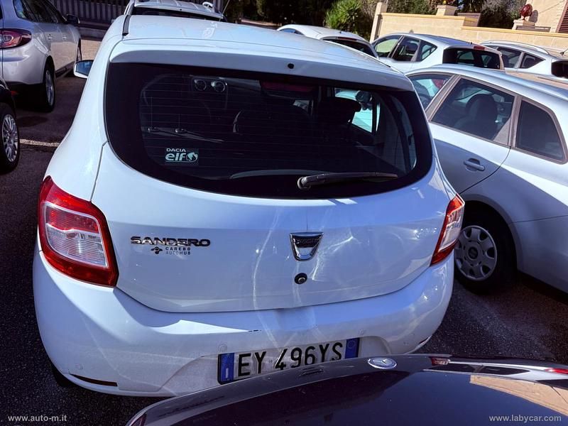 Usata Dacia Sandero Lauréate 75 CV (55 kW) 2015 Bianco Berlina