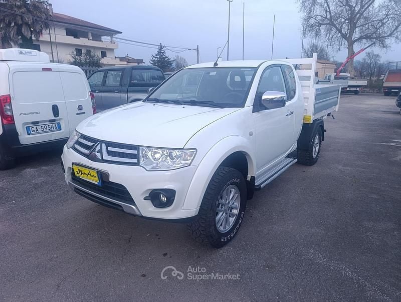 Usata Mitsubishi L200 178 CV (130 kW) 2014 Bianco Pick-up