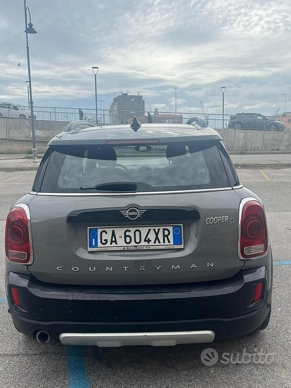 Usata Mini Cooper D Countryman Business 150 CV (110 kW) 2020 Grigio SUV