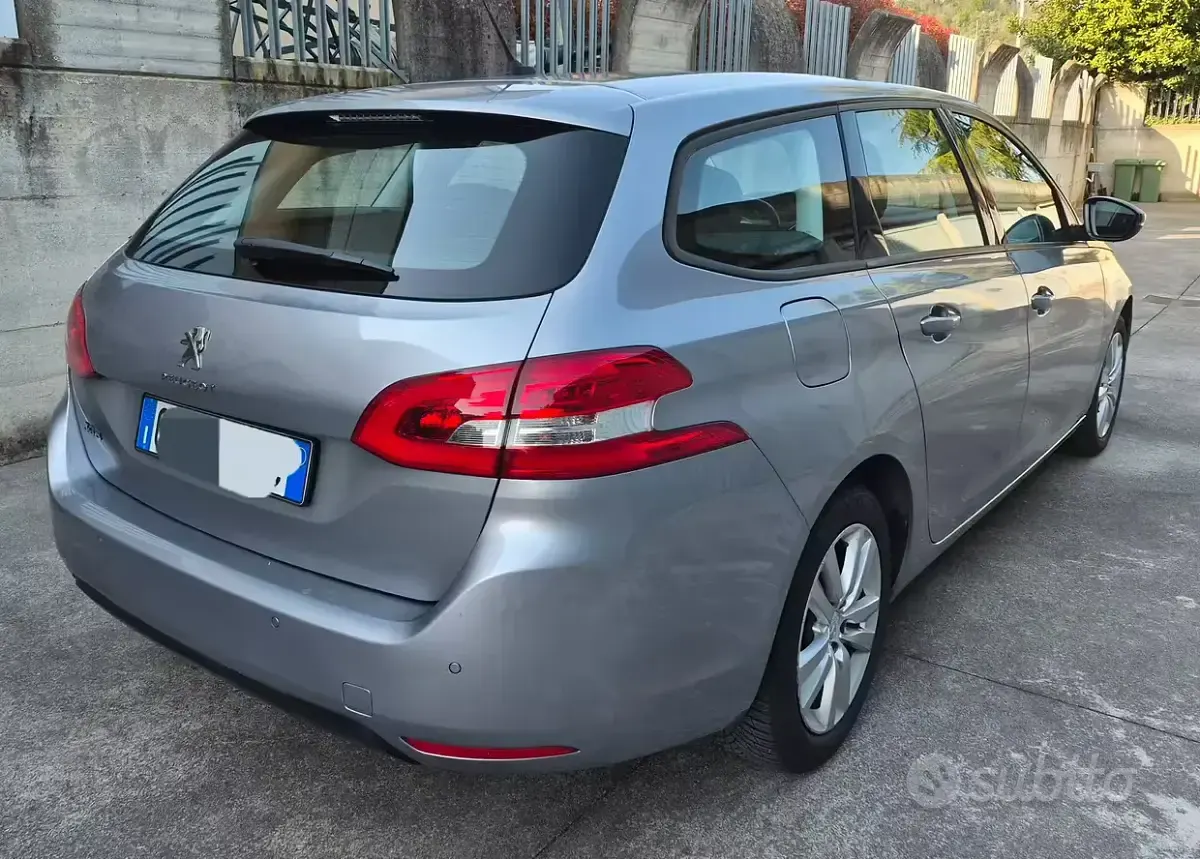 Usata Peugeot 308 Business-Line 131 CV (96 kW) 2020 Grigio Station wagon