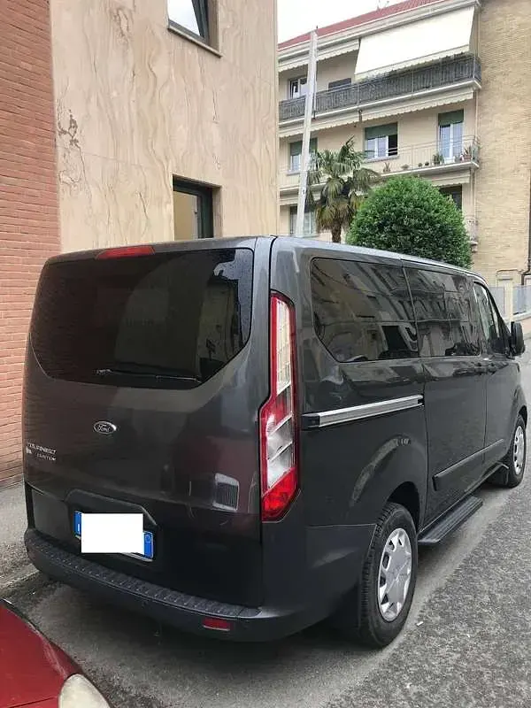 Usata Ford Tourneo Custom Trend 131 CV (96 kW) 2018 Grigio Furgone