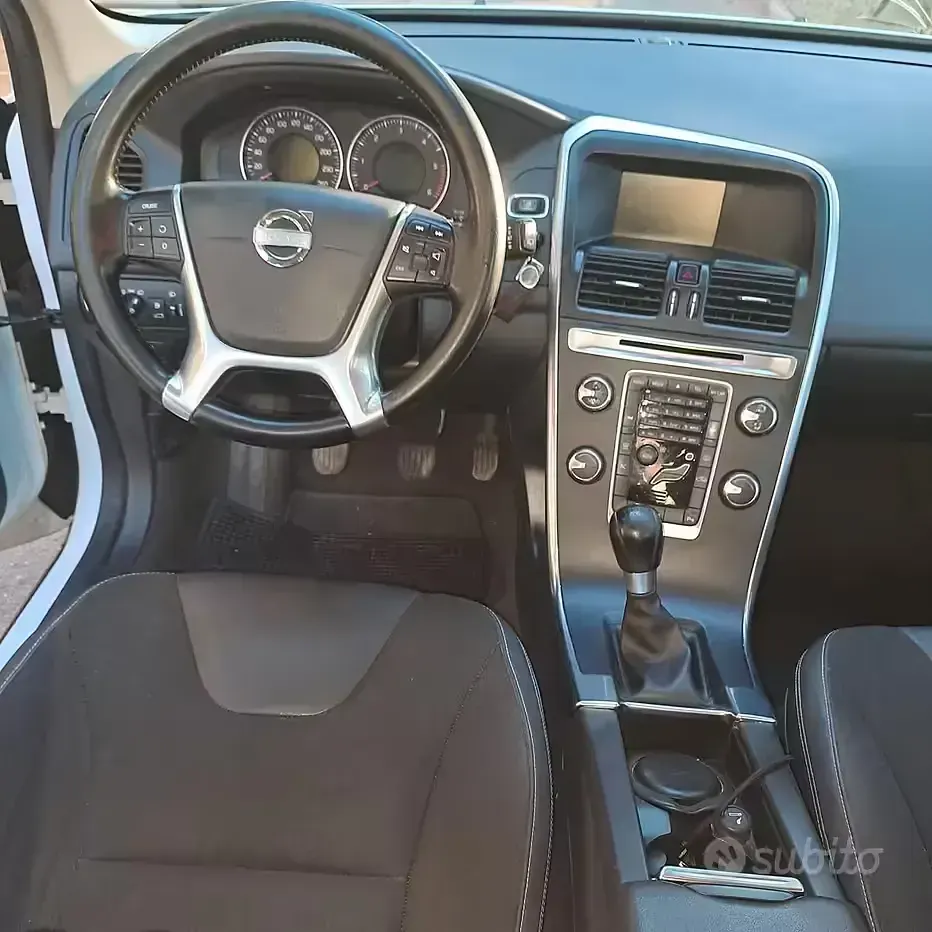 Usata Volvo XC60 Kinetic 163 CV (119 kW) 2012 Bianco SUV