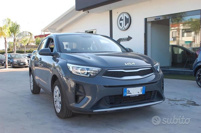 Grigio Usata 2022 Kia Stonic Urban SUV | 9990 € (Super prezzo) - Immagine 1/4