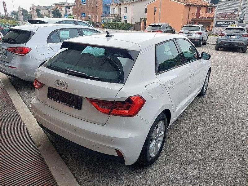 Usata Audi A1 95 CV (69 kW) 2022 Bianco pastello SUV