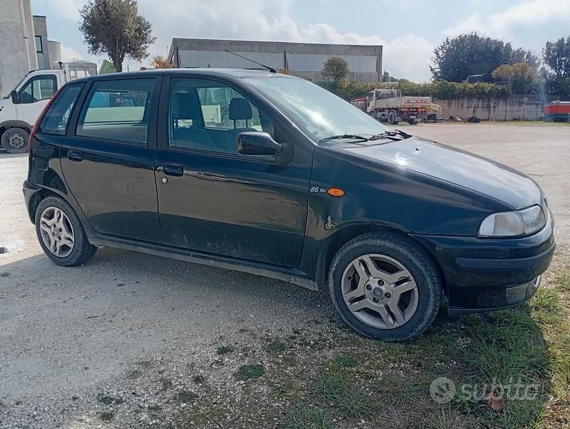 Usata Fiat Punto 1998 Nero Berlina