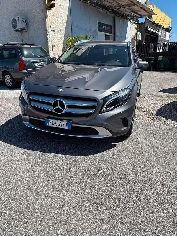 Usata Mercedes GLA200 Premium 135 CV (99 kW) 2015 Grigio SUV