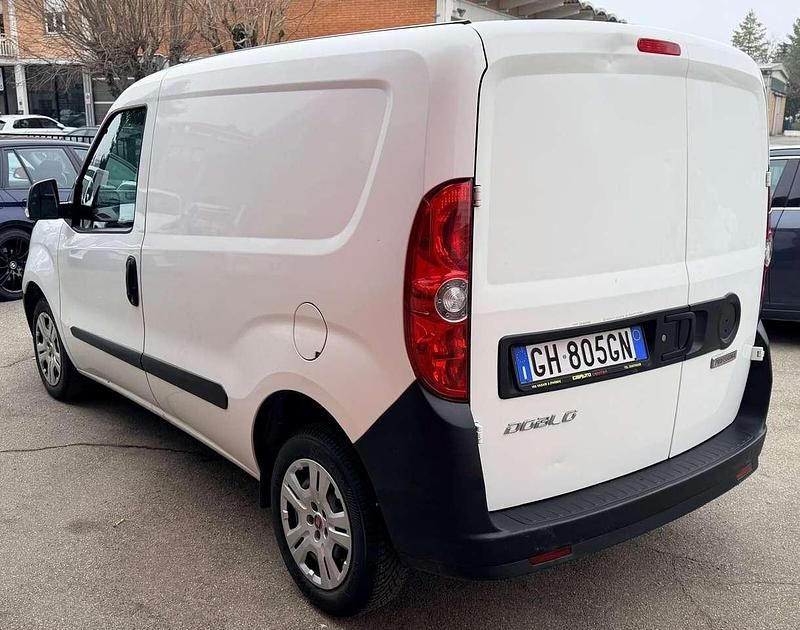 Usata Fiat Doblò Trekking 105 CV (77 kW) 2021 Bianco Monovolume