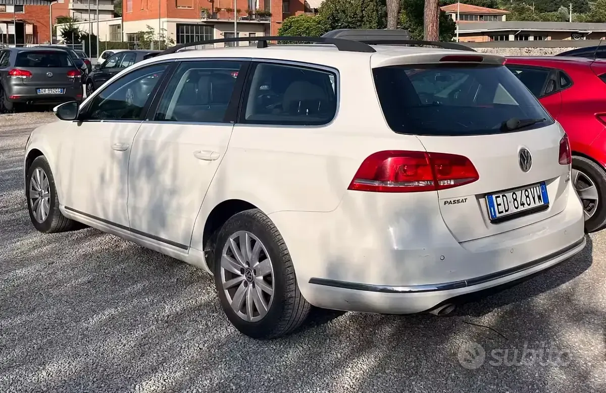 Usata VW Passat 105 CV (77 kW) 2012 Bianco Station wagon
