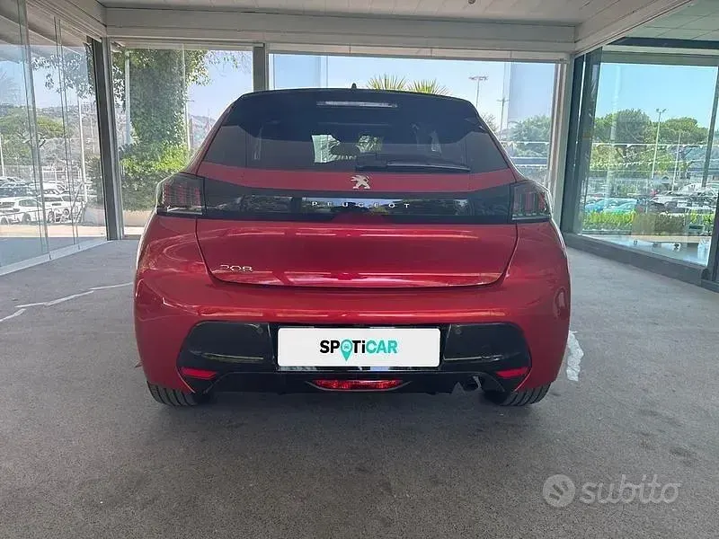 Usata Peugeot 208 Allure 75 CV (55 kW) 2022 Rosso Utilitaria