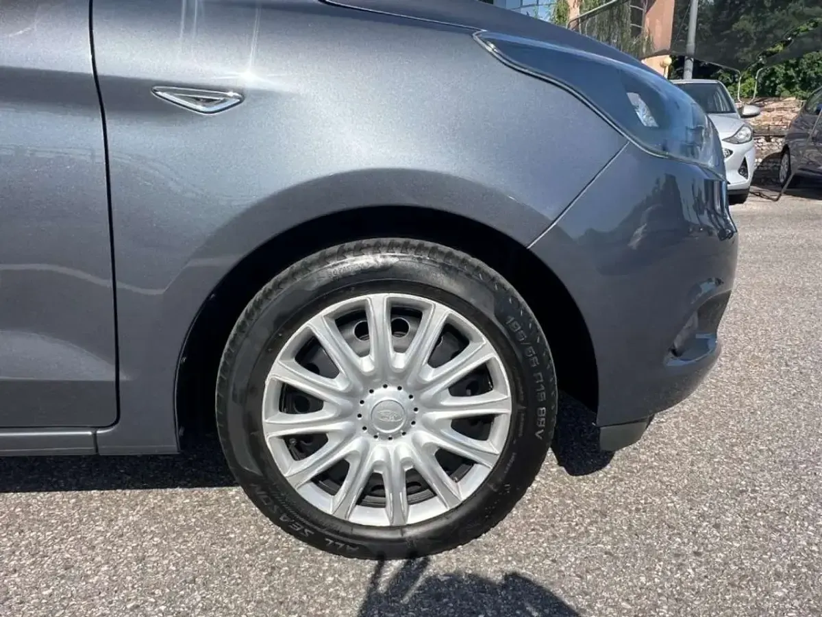 Usata Ford Ka Ultimate 86 CV (63 kW) 2016 Grigio Berlina