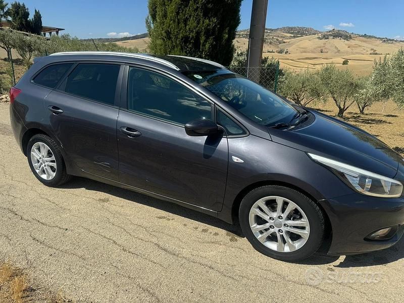 Usata Kia Ceed Active 115 CV (84 kW) 2013 Nero Utilitaria