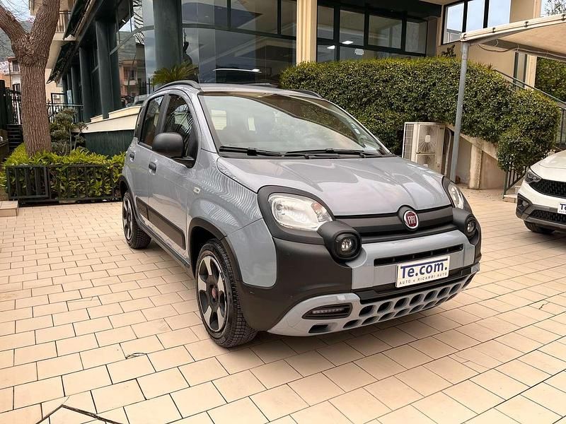 Usata Fiat Panda Cross Cross 69 CV (50 kW) 2020 Grigio moda Utilitaria
