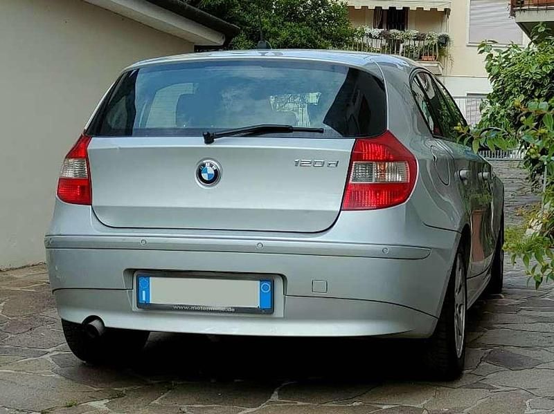 Usata BMW 120 163 CV (119 kW) 2008 Grigio Utilitaria