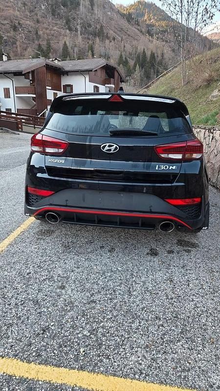 Usata Hyundai i30 280 CV (205 kW) 2023 Nero Berlina