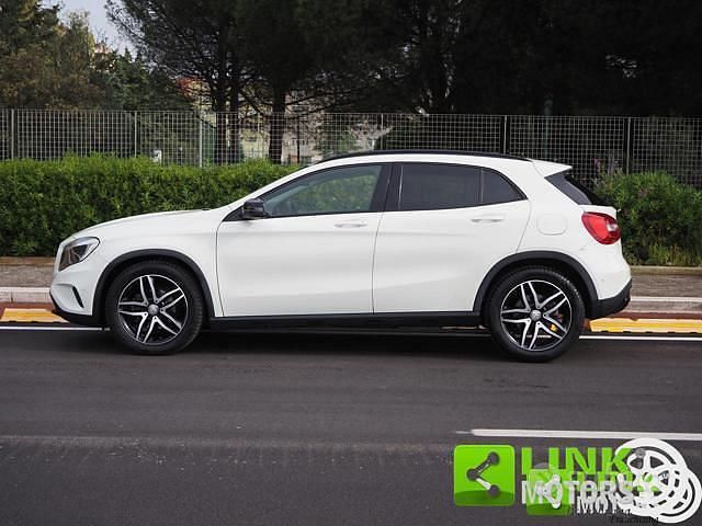 Usata Mercedes GLA200 136 CV (100 kW) 2016 Bianco SUV
